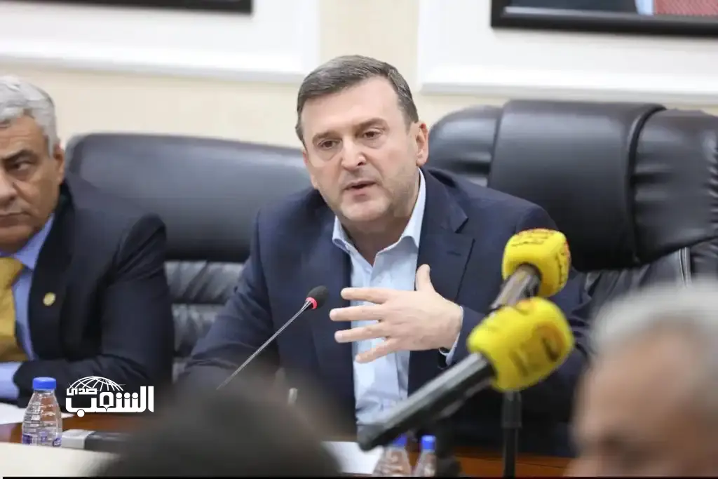 كيف تقيمون أداء "لجنة السياحة و الآثار" و هل تؤيدون استمرار "العمري" برئاستها؟