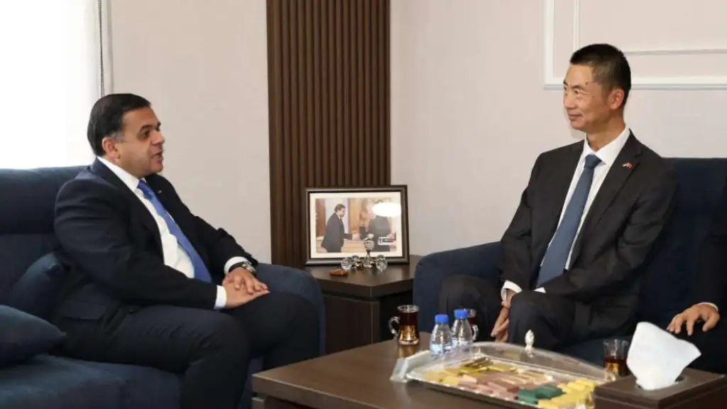الصين تُشارك في جناح السفارات بمهرجان جرش