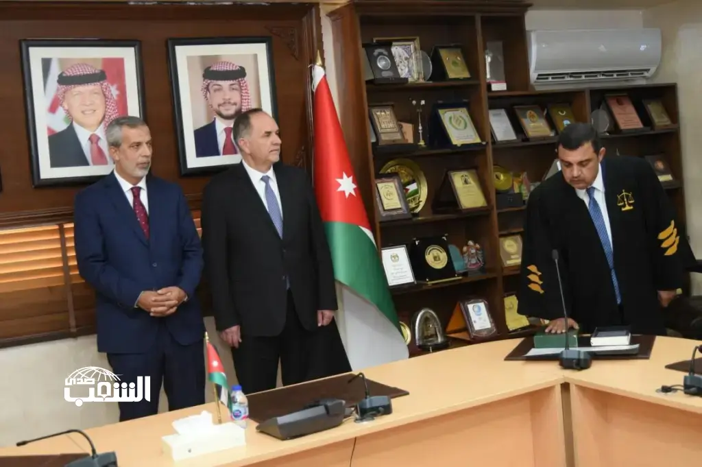 الوزير الأسبق الخريشا يؤدي اليمين القانونية وينتقل إلى سجل المحامين المزاولين