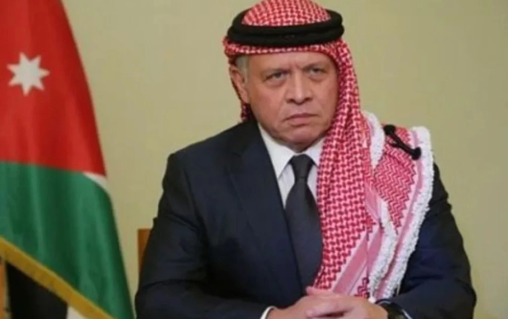 الملك يغادر إلى الدوحة لتقديم العزاء بوفاة الشيخ حمد بن خليفة آل ثاني
