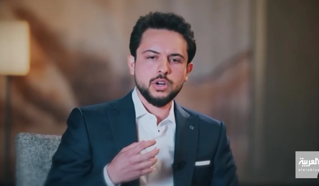 نائب الملك يقدم تعازيه لذوي المتوفين بحادثة حافلة "مكلفي خدمة العلم"