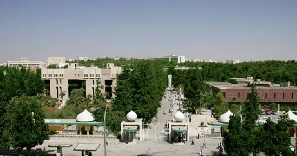 عبيدات يؤجل دفع الرسوم الجامعية لطلبة "الأردنية" المتقدمين للمنح والقروض