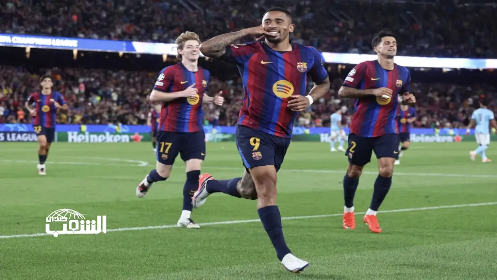 ثنائية رافينيا تقود برشلونة إلى فوز عريض على فينورد