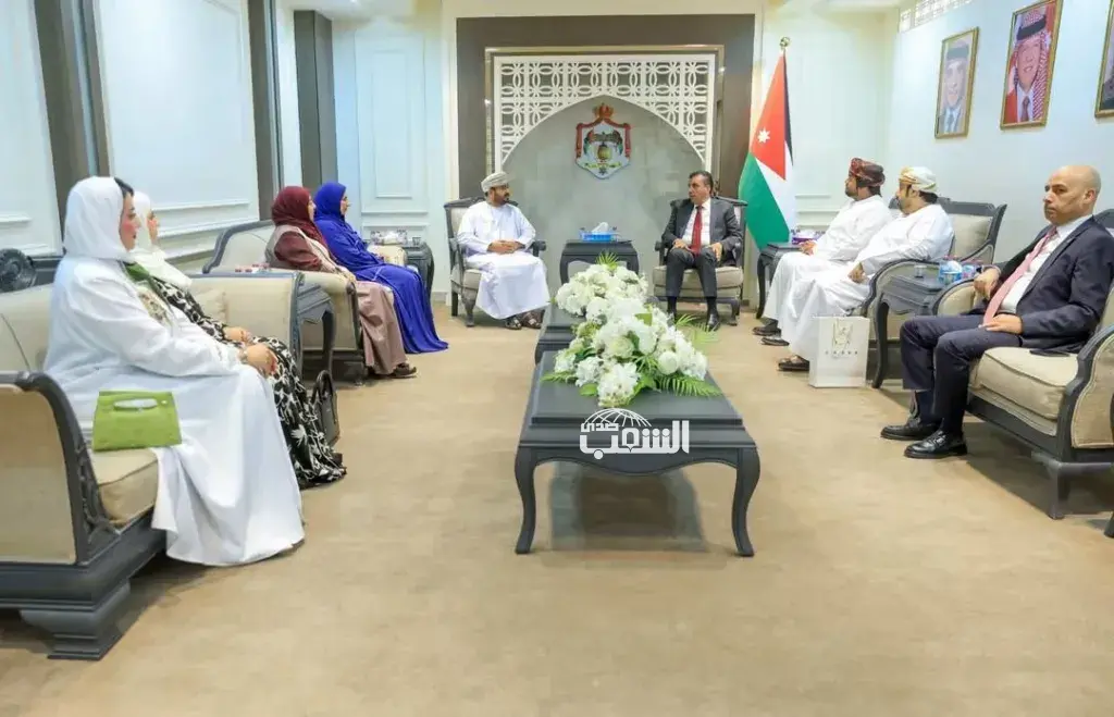 الغويري يلتقي وفداً من الأمانة العامة لمجلس الشورى العماني