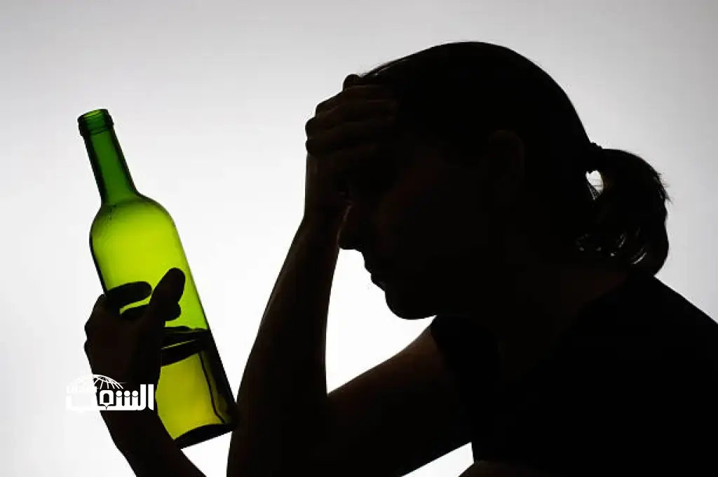 ضُبطت داخل مركبة صديقها ورائحة الكحول تفوح منها.. وهذا ما قررته المحكمة بحق مديرة علاقات عامة