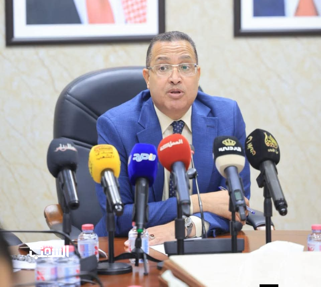 رئيس اللجنة الإدارية: أتحدى أي نائب أو وزير يقول عيّنت فلاناً في القطاع العام