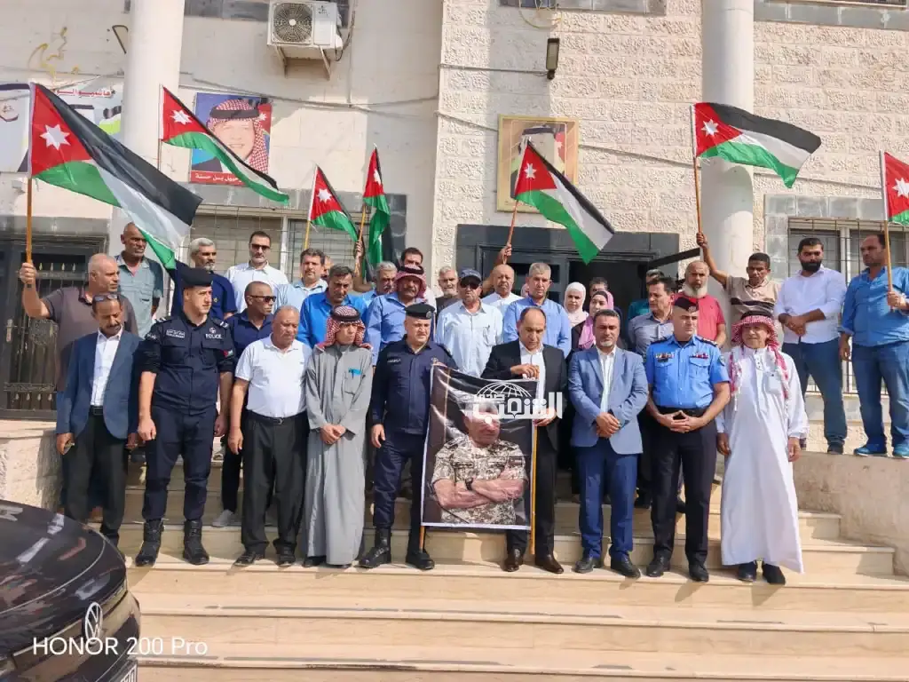 "بلدية إربد الكبرى" تنفذ وقفة تضامنية و العزام يُعلن عن تسمية "شارع" باسم الشهيد الدكتور فادي الهلسة
