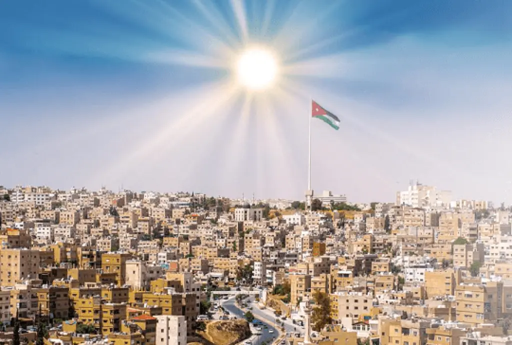 تطورات "الكتلة الحارة" التي تتأثر بها المملكة .. تحذيرات من تدني مدى الرؤية في هذه المناطق