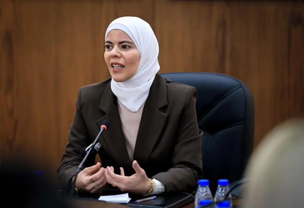 النائب نور أبو غوش تسأل الحكومة عن كلفة وضوابط الناطق الرقمي (فرح)