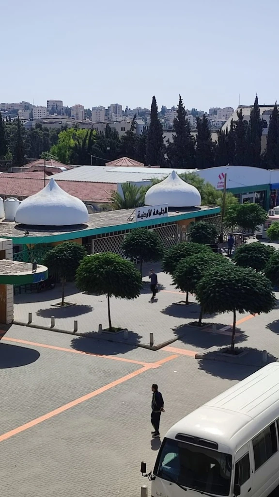الجامعة الأردنيّة تجري تشكيلات واسعة على نواب ومساعدي عمداء الكليات ورؤساء الأقسام .. أسماء