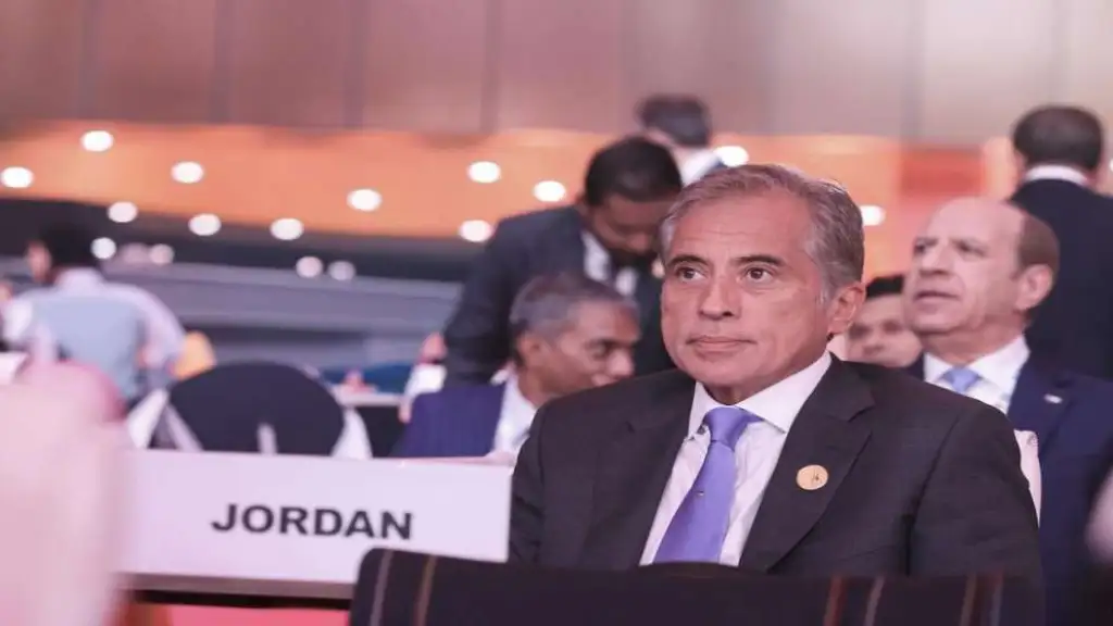 مندوباً عن الملك .. رئيس الوزراء يشارك في القمة العالمية الثانية للتنمية الاجتماعية