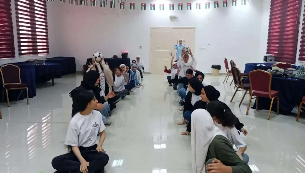 اختتام معسكر النشاط الرياضي والبدني ضمن معسكرات الحسين للعمل والبناء 2025 في مركز شابات المزار الشمالي
